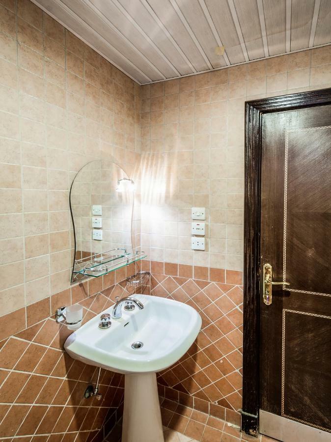 ריאד Capital O 162 Brzeen Hotel מראה חיצוני תמונה